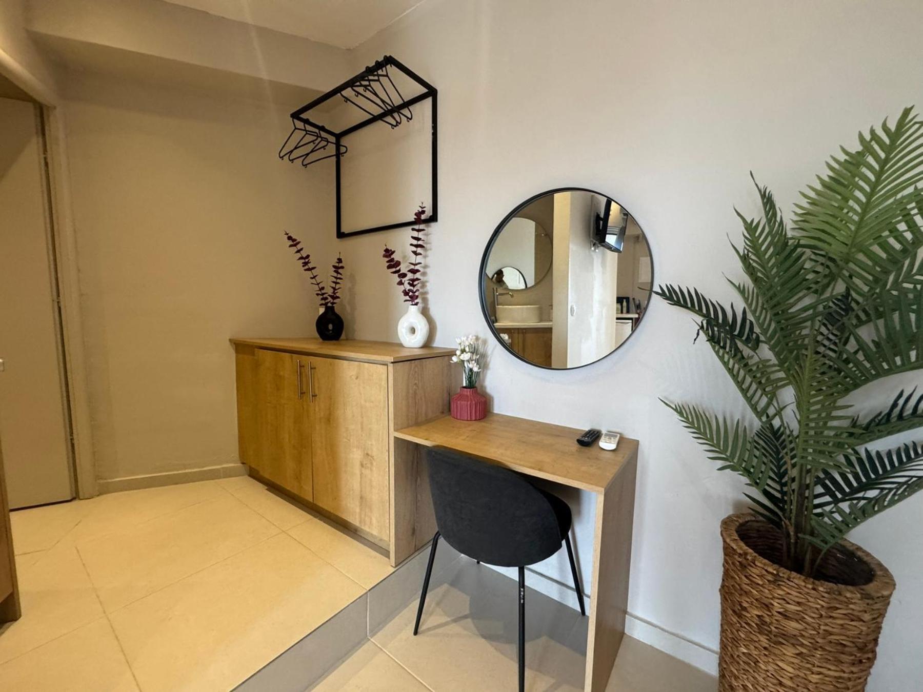 Eleftherias Suites - Near Beach Apartments Мараті Екстер'єр фото
